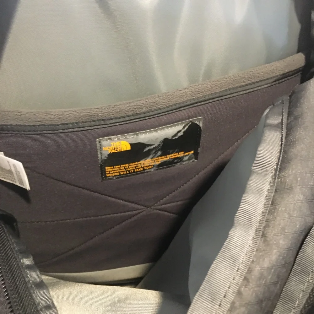 North Face backpack - Picture 6 of 6